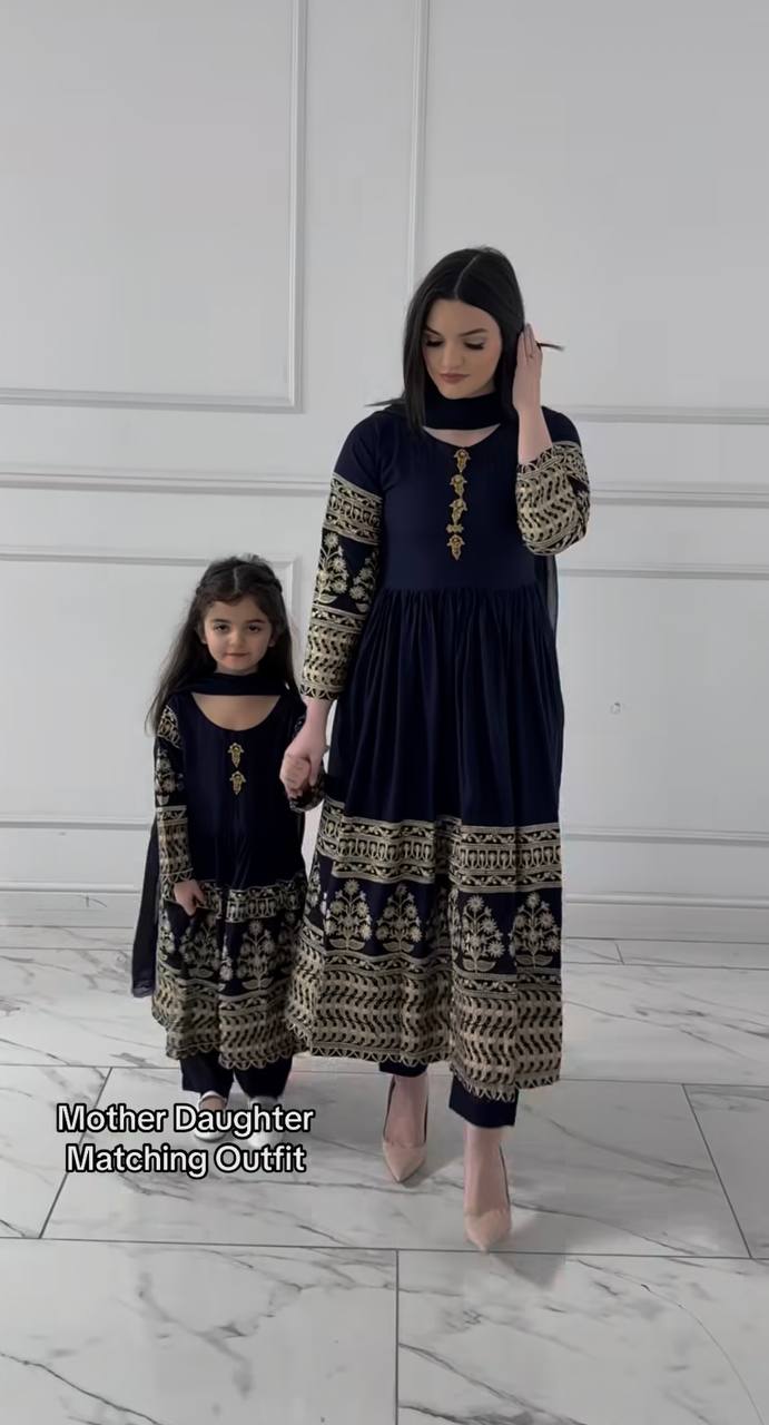 Trending New Đěsigner Mom-Daughter Combo Heavy Faux Georgette Gown Pant &amp; Dupatta Set*👗