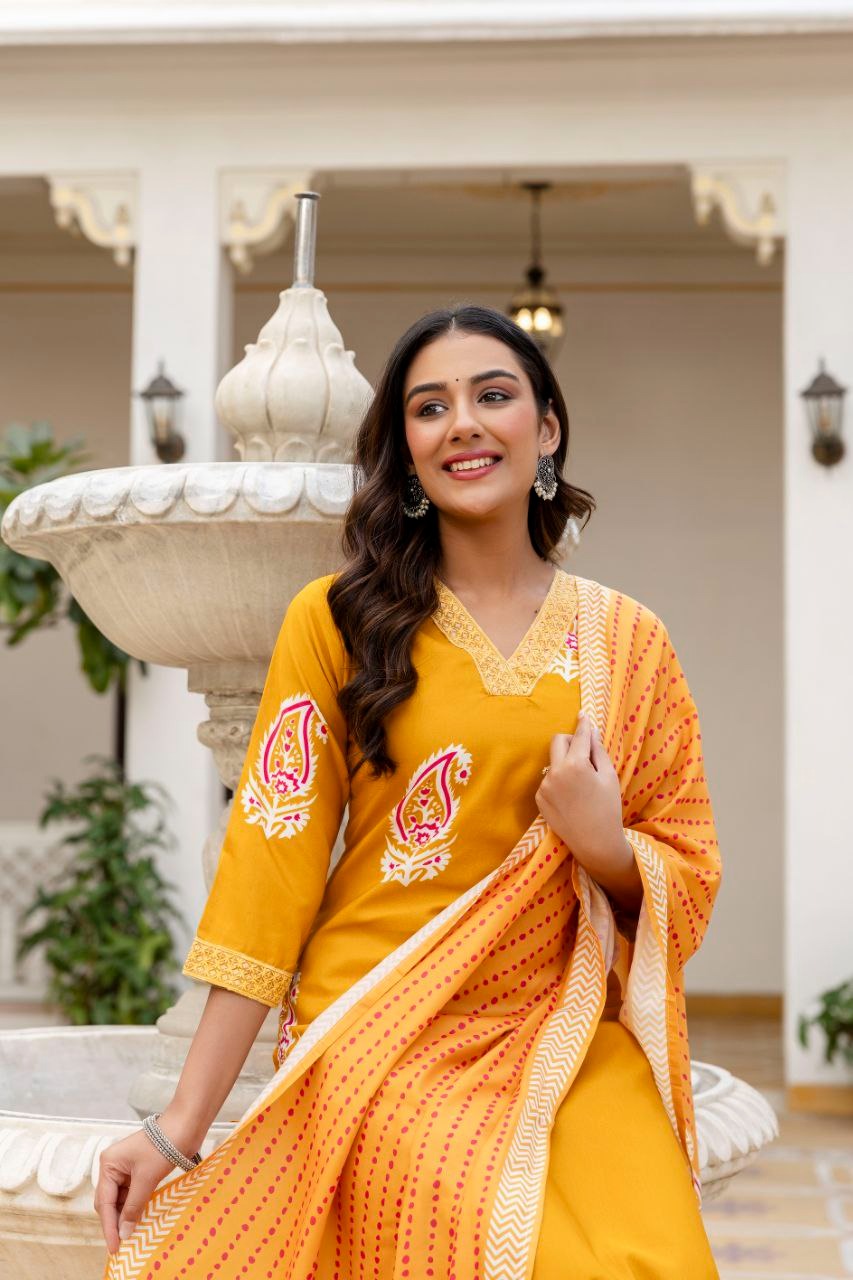 WOMEN'S PURE VISCOSE REYON EMBROIDERED KURTA SET'S (13213RF)